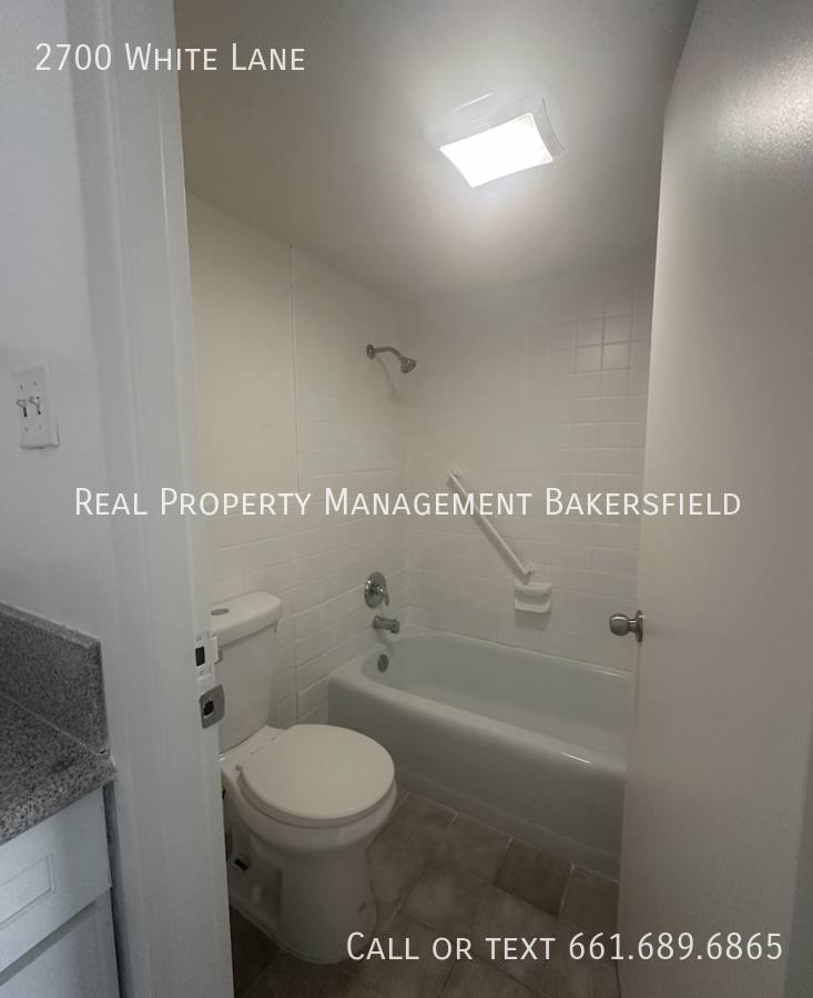 Apartment for rent at 2700 White Lane #151, Bakersfield, CA 93304