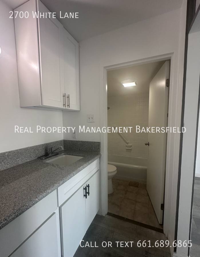 Apartment for rent at 2700 White Lane #151, Bakersfield, CA 93304