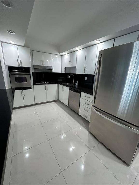 Apartment for rent at 19380 Collins Ave #615, North Miami Beach, FL 33160