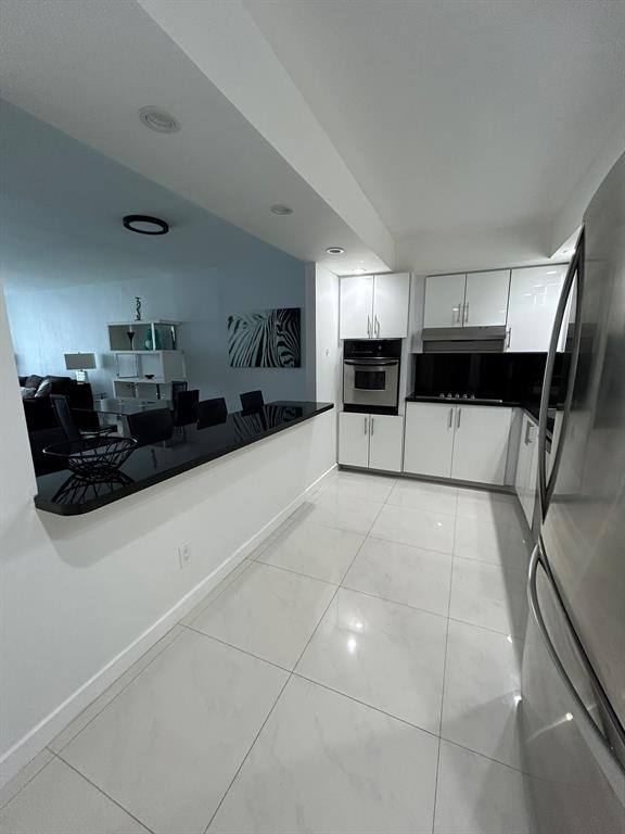 Apartment for rent at 19380 Collins Ave #615, North Miami Beach, FL 33160