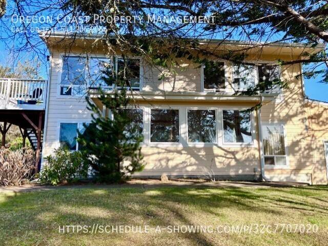Apartment for rent at 426 NW 22nd St, Newport, OR 97365
