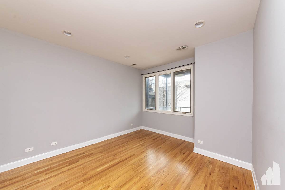 Condo for rent at 1133 W Addison #1, Chicago, IL 60613