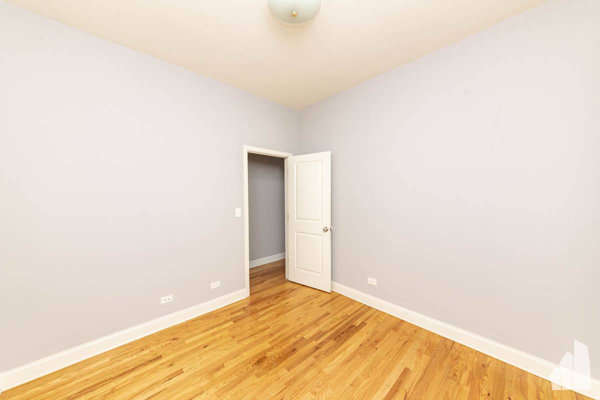 Condo for rent at 1133 W Addison #1, Chicago, IL 60613