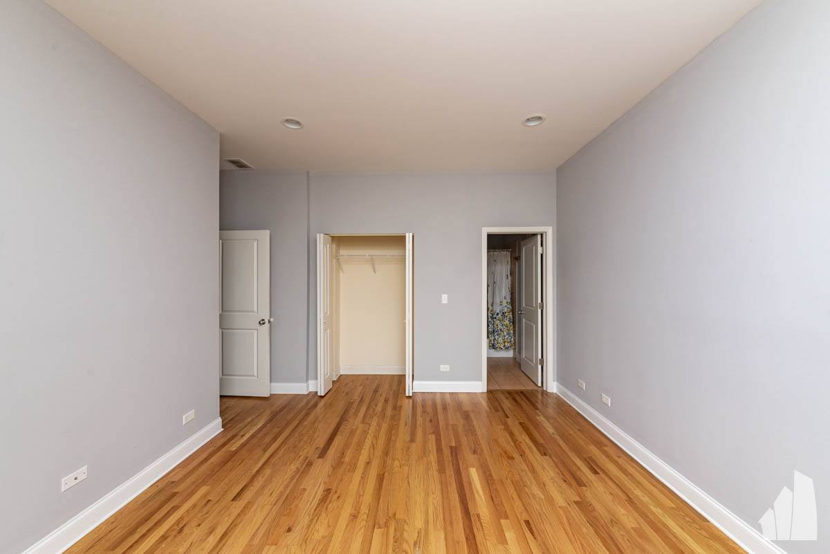 Condo for rent at 1133 W Addison #1, Chicago, IL 60613