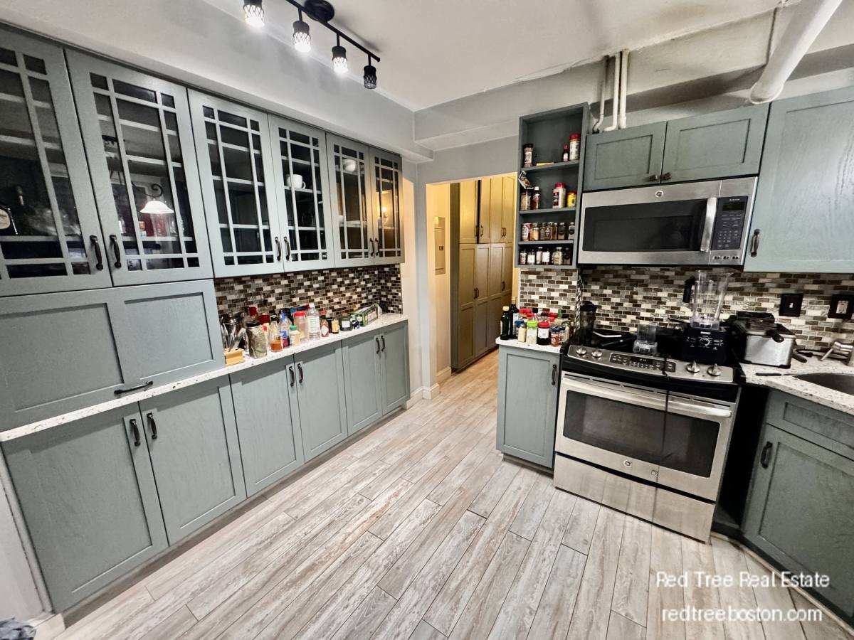 Apartment for rent at 1662 Commonwealth Ave #11, Brighton, MA 02135
