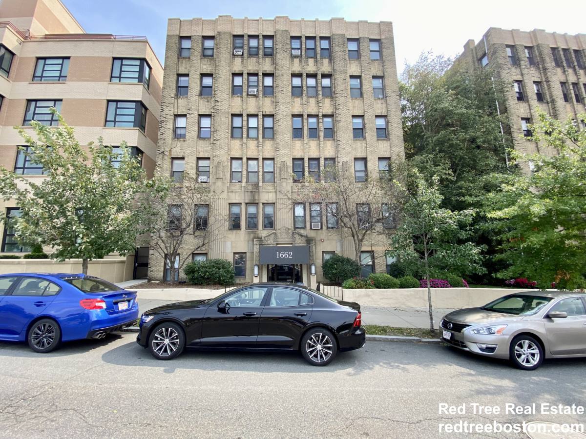 Apartment for rent at 1662 Commonwealth Ave #11, Brighton, MA 02135