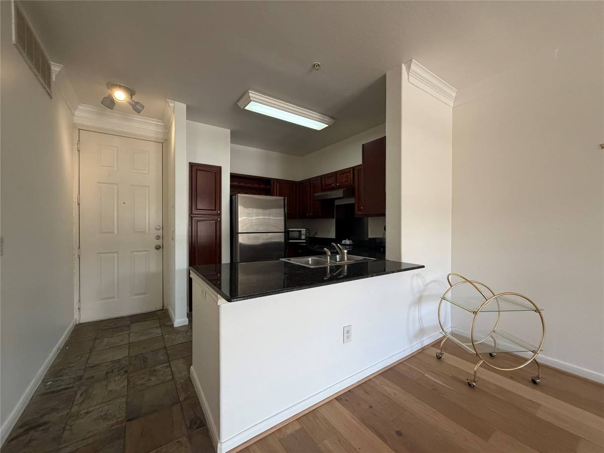 Apartment for rent at 7575 Kirby Dr #1104, Houston, TX 77030