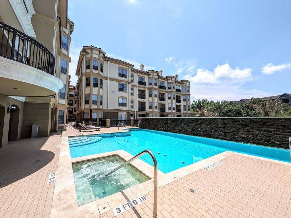 Apartment for rent at 7575 Kirby Dr #1104, Houston, TX 77030