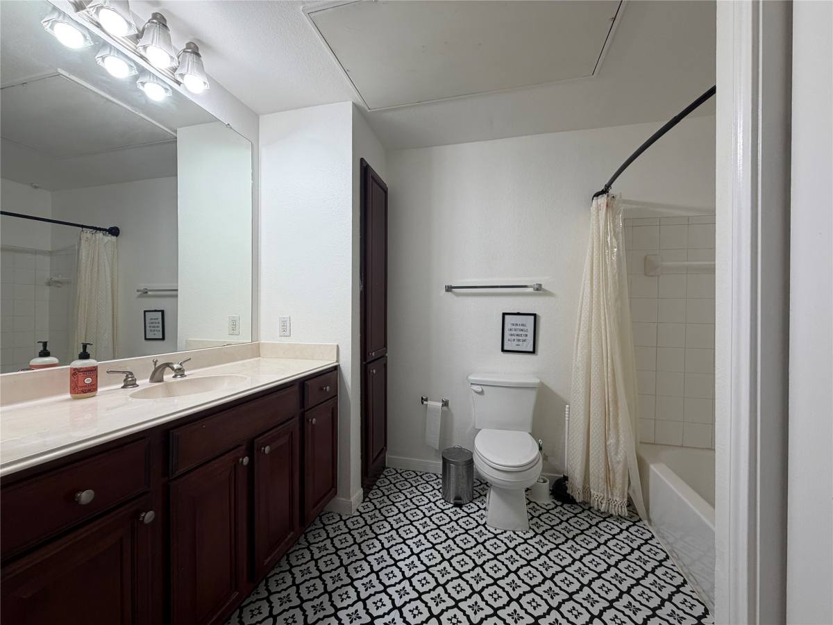 Apartment for rent at 7575 Kirby Dr #1104, Houston, TX 77030