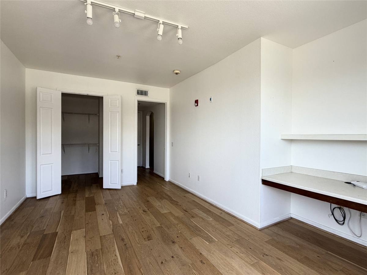 Apartment for rent at 7575 Kirby Dr #1104, Houston, TX 77030