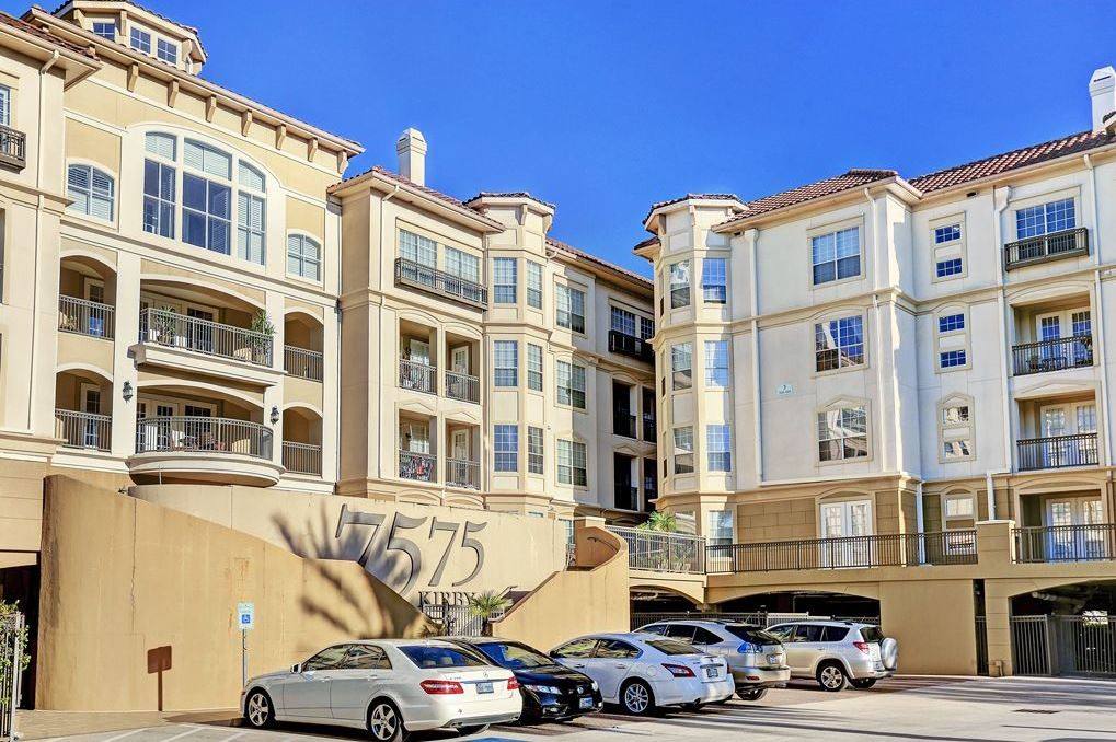 Apartment for rent at 7575 Kirby Dr #1104, Houston, TX 77030
