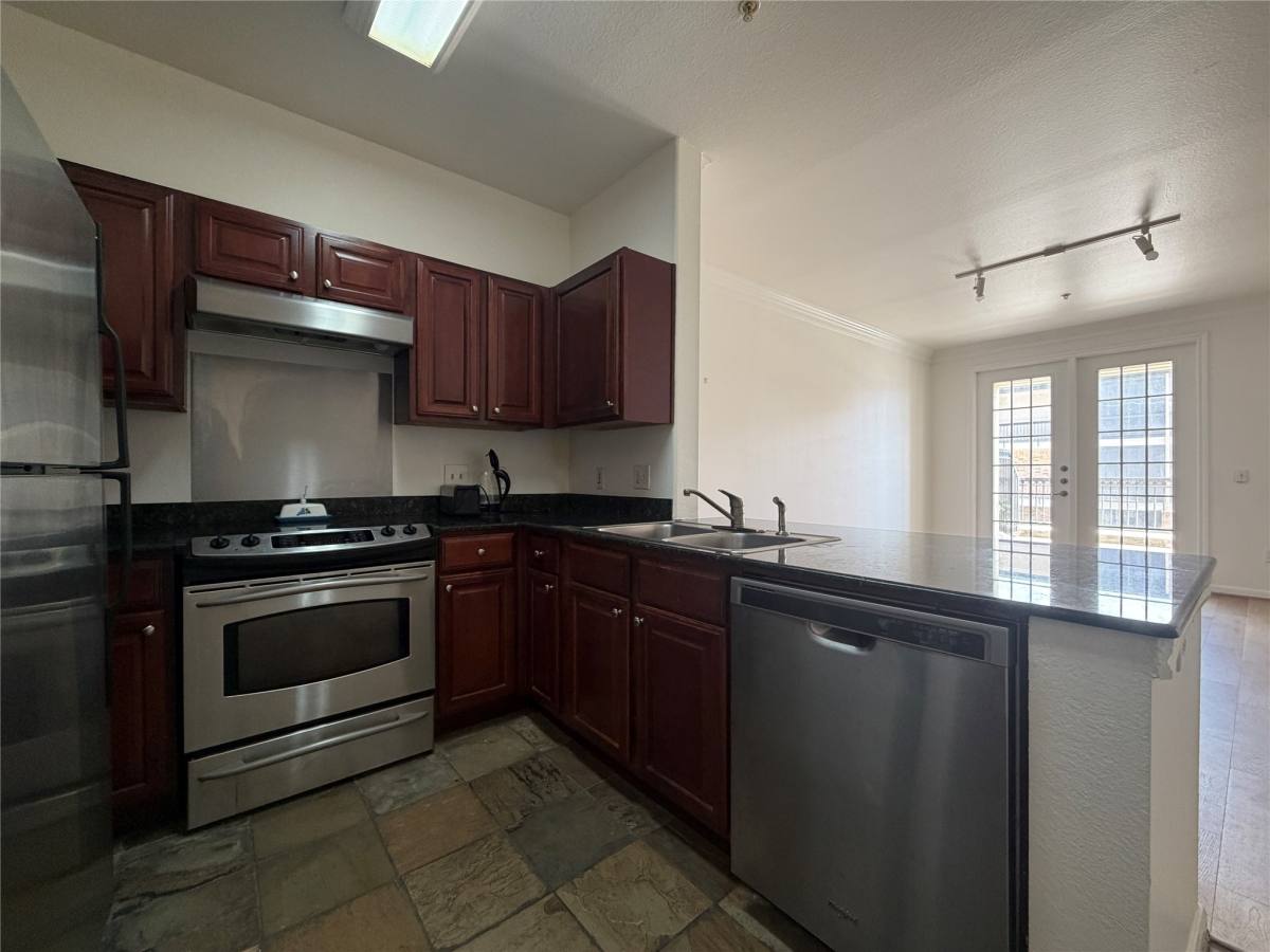 Apartment for rent at 7575 Kirby Dr #1104, Houston, TX 77030