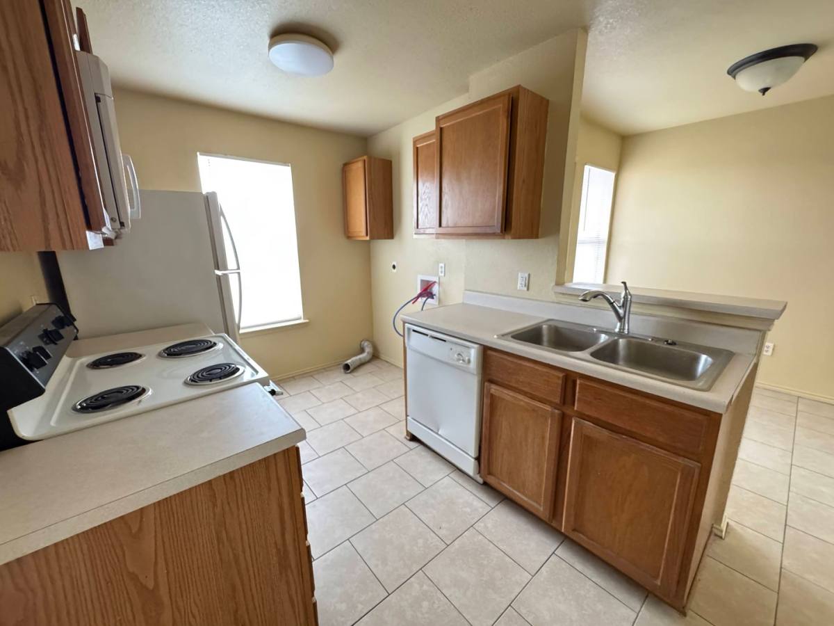 Apartment for rent at 5702 Greengate Dr, Killeen, TX 76543