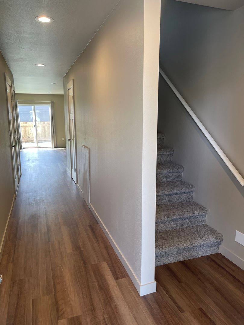 Townhouse for rent at 194 Hiatt St, Lebanon, OR 97355
