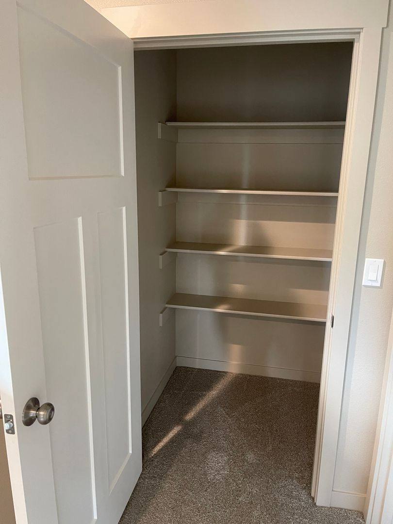 Townhouse for rent at 194 Hiatt St, Lebanon, OR 97355