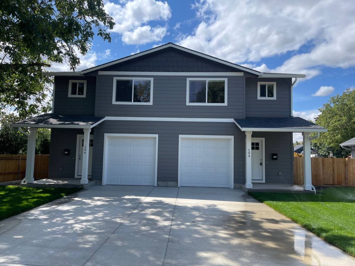 Townhouse for rent at 194 Hiatt St, Lebanon, OR 97355