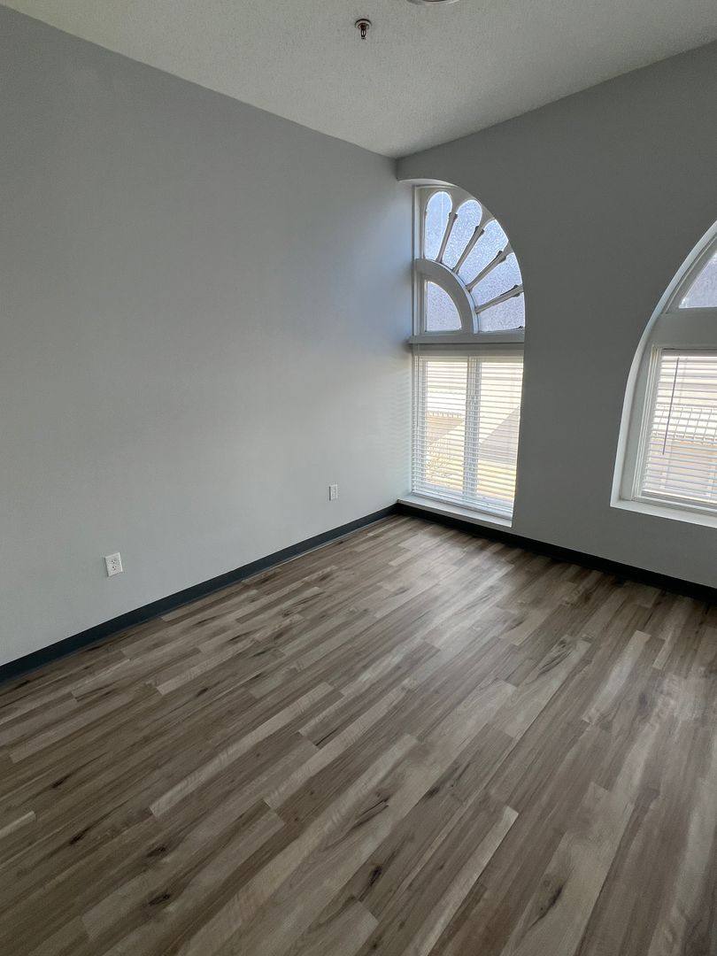 Apartment for rent at 207 5th St, Charleroi, PA 15022
