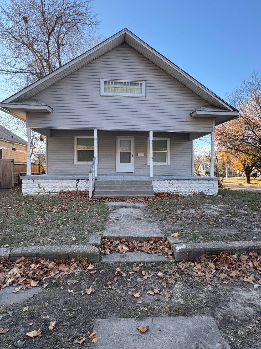 House for rent at 257 N Poplar Ave, Wichita, KS 67214