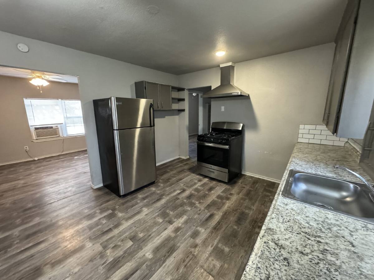 House for rent at 509 E Queens St, Lubbock, TX 79403