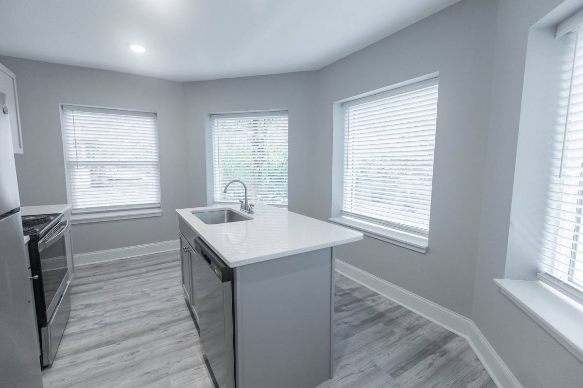 Apartment for rent at 1205 E Armour Blvd, Kansas City, MO 64109