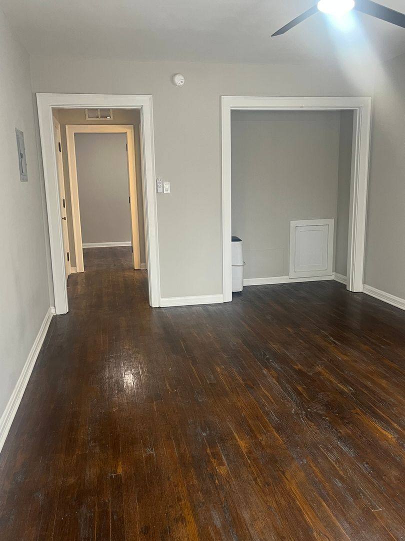 Apartment for rent at 522 W Adams St, Muncie, IN 47305