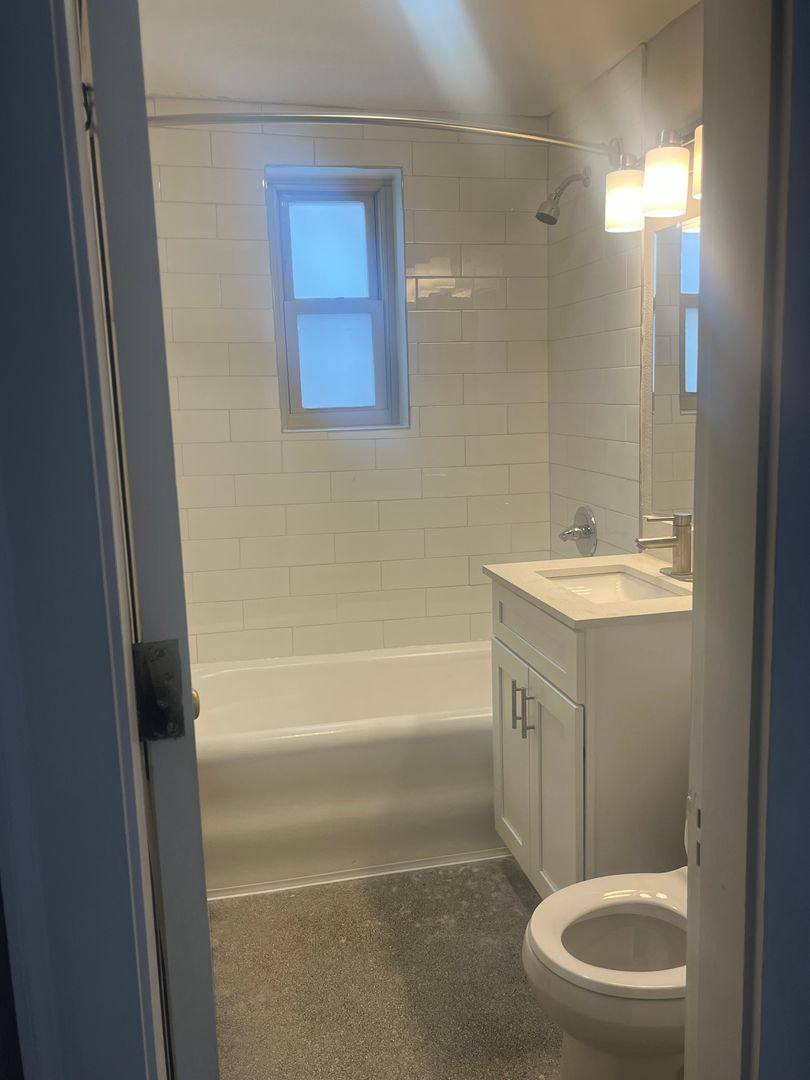 Apartment for rent at 522 W Adams St, Muncie, IN 47305