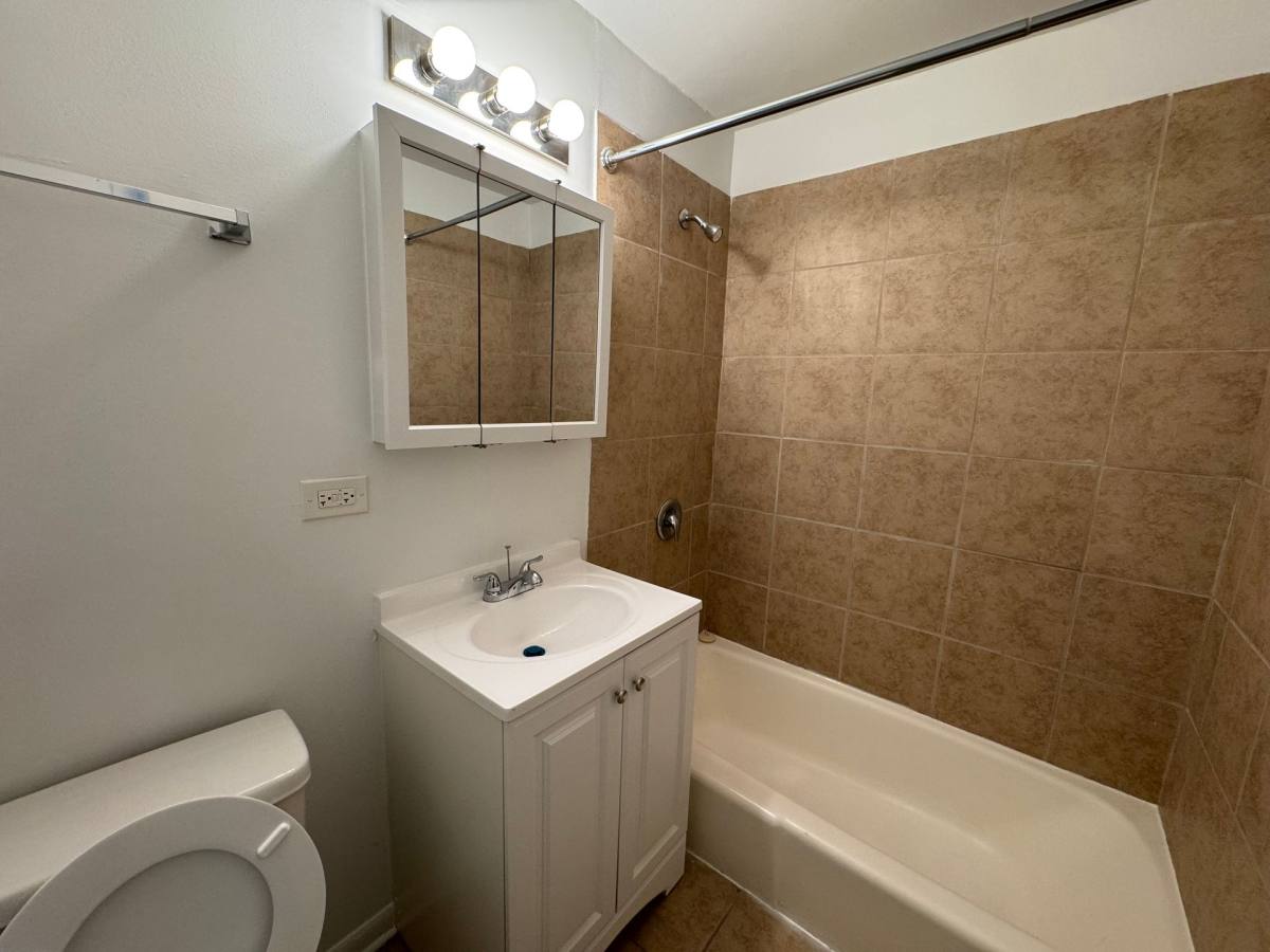 Apartment for rent at 7938-7940 S Greenwood, Chicago, IL 60619