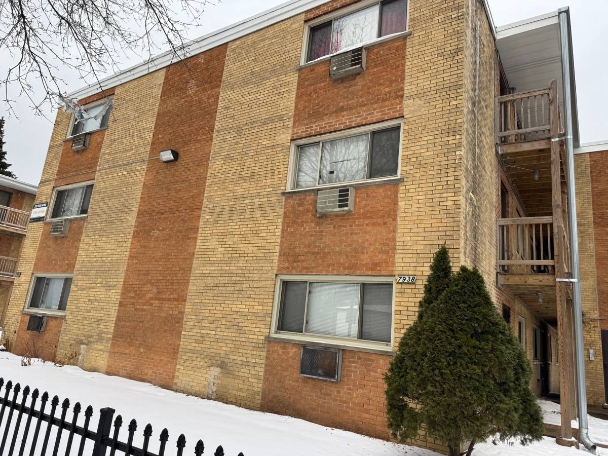 Apartment for rent at 7938-7940 S Greenwood, Chicago, IL 60619