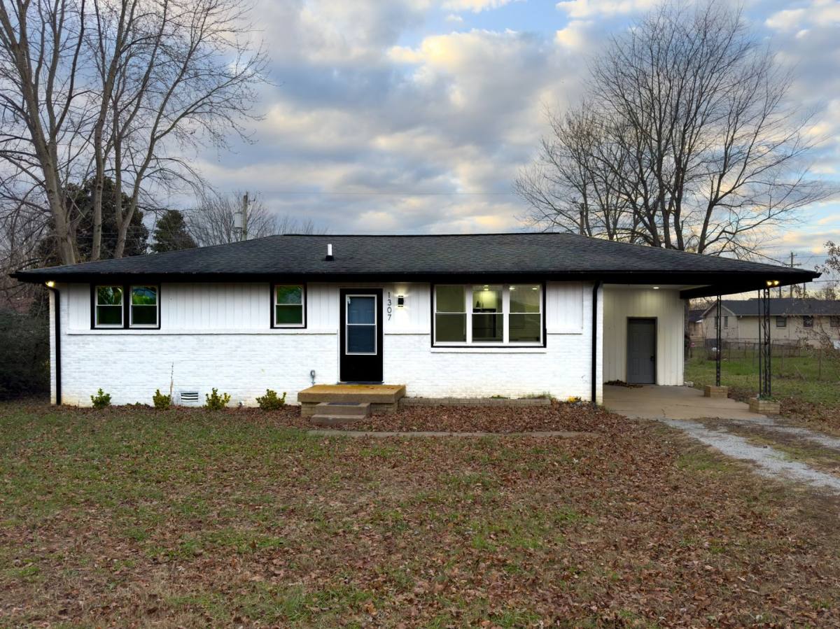 House for rent at 1307 Jarrett Dr, Springfield, TN 37172