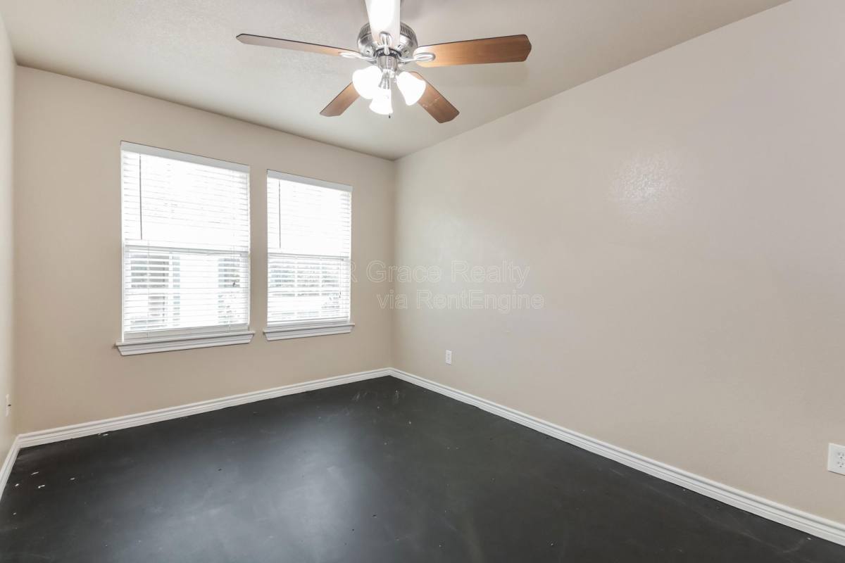 Apartment for rent at 780 Rocky Ridge Flatts, Gainesville, TX 76240
