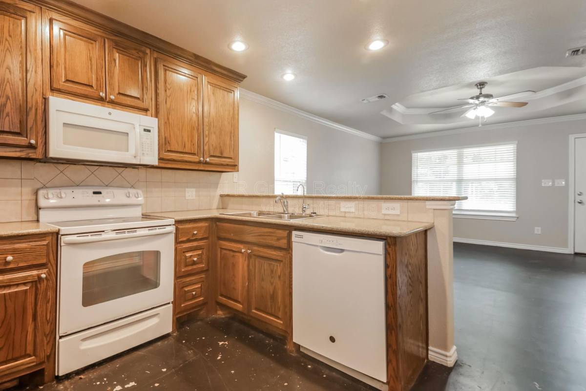 Apartment for rent at 780 Rocky Ridge Flatts, Gainesville, TX 76240