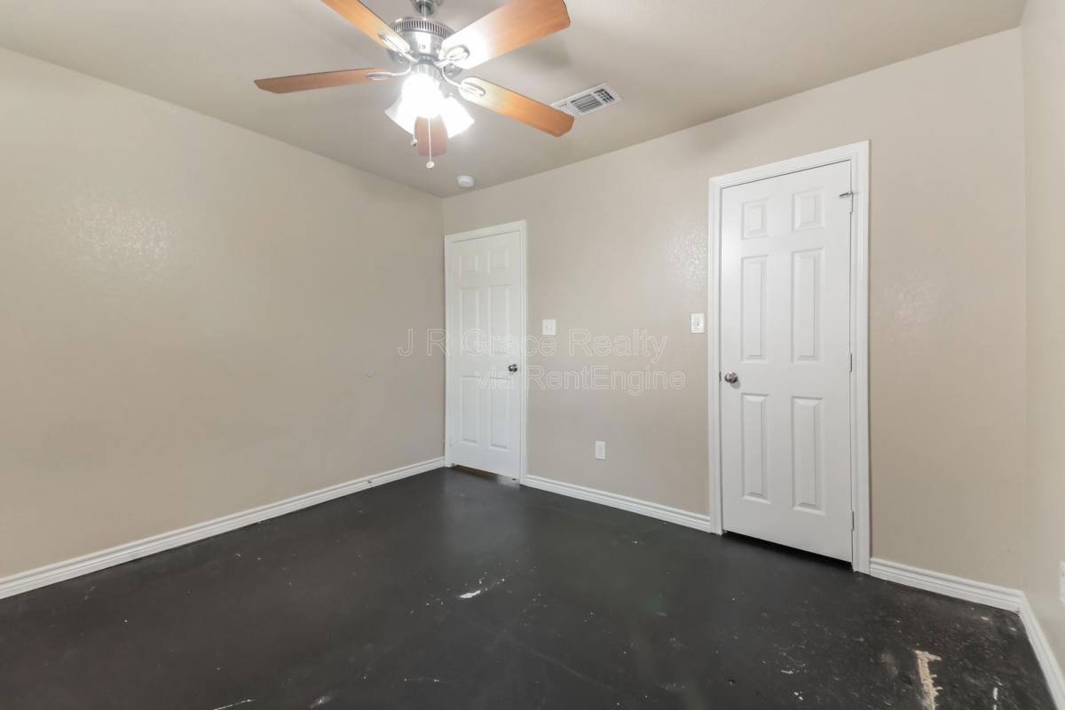 Apartment for rent at 780 Rocky Ridge Flatts, Gainesville, TX 76240
