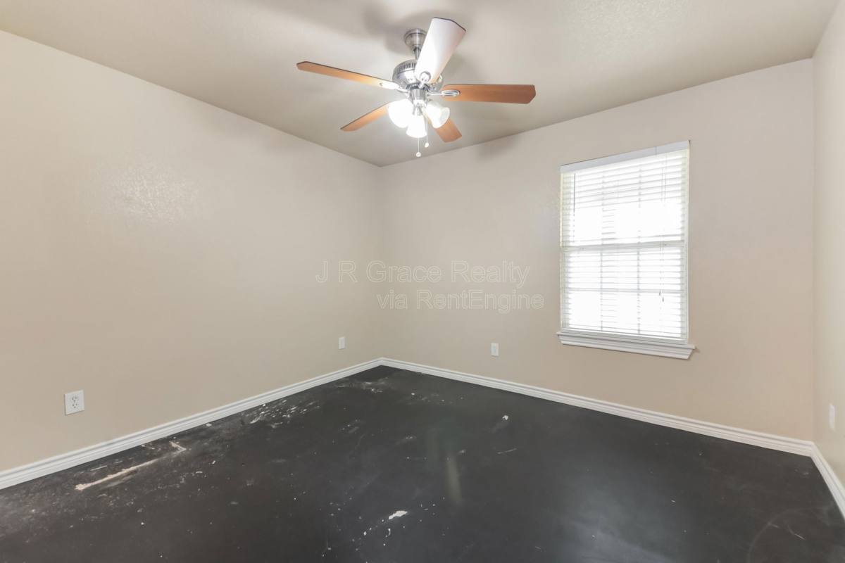 Apartment for rent at 780 Rocky Ridge Flatts, Gainesville, TX 76240