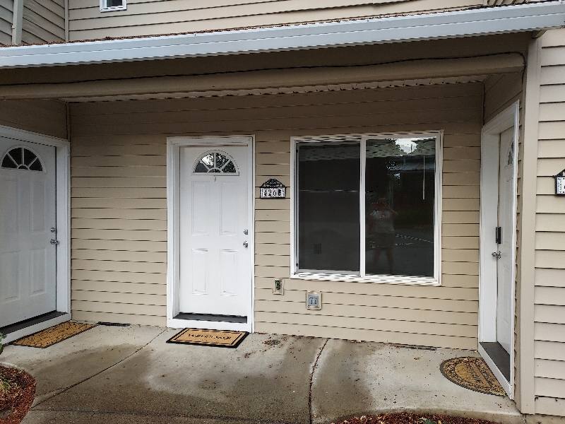 Townhouse for rent at 426 B Wynooski St, Newberg, OR 97132
