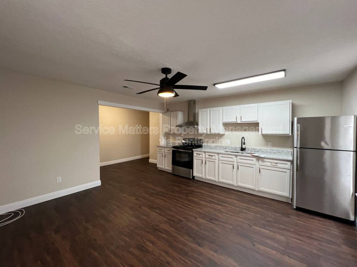 Apartment for rent at 1106 Martin Luther King Jr Dr #A, Pensacola, FL 32503