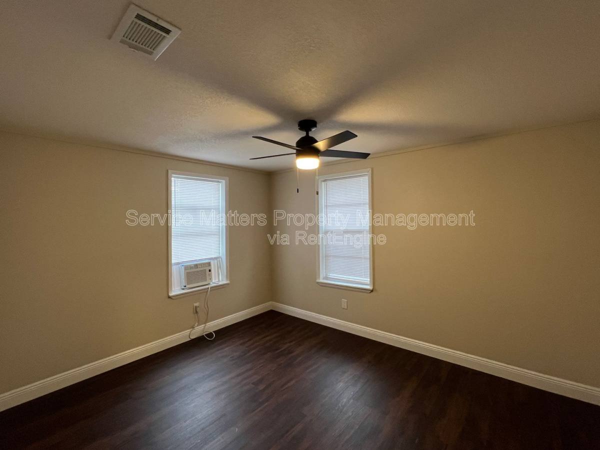 Apartment for rent at 1106 Martin Luther King Jr Dr #A, Pensacola, FL 32503