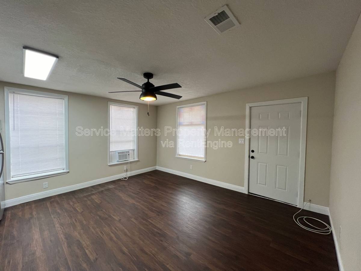 Apartment for rent at 1106 Martin Luther King Jr Dr #A, Pensacola, FL 32503