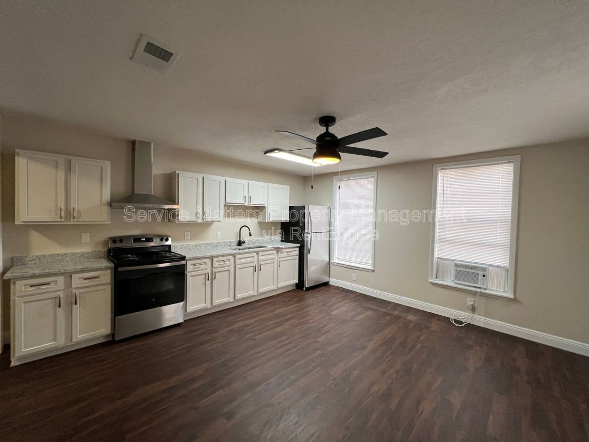 Apartment for rent at 1106 Martin Luther King Jr Dr #A, Pensacola, FL 32503