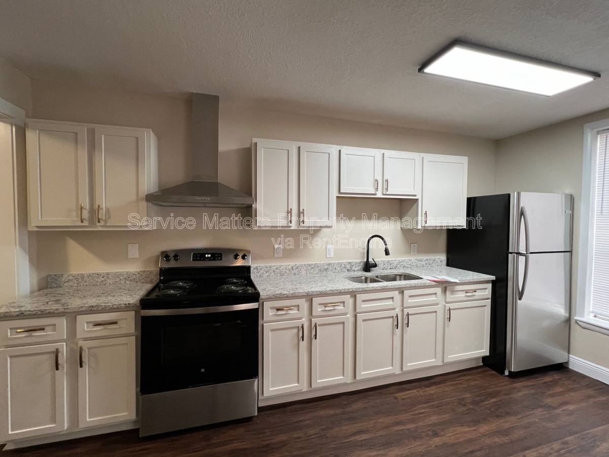 Apartment for rent at 1106 Martin Luther King Jr Dr #A, Pensacola, FL 32503