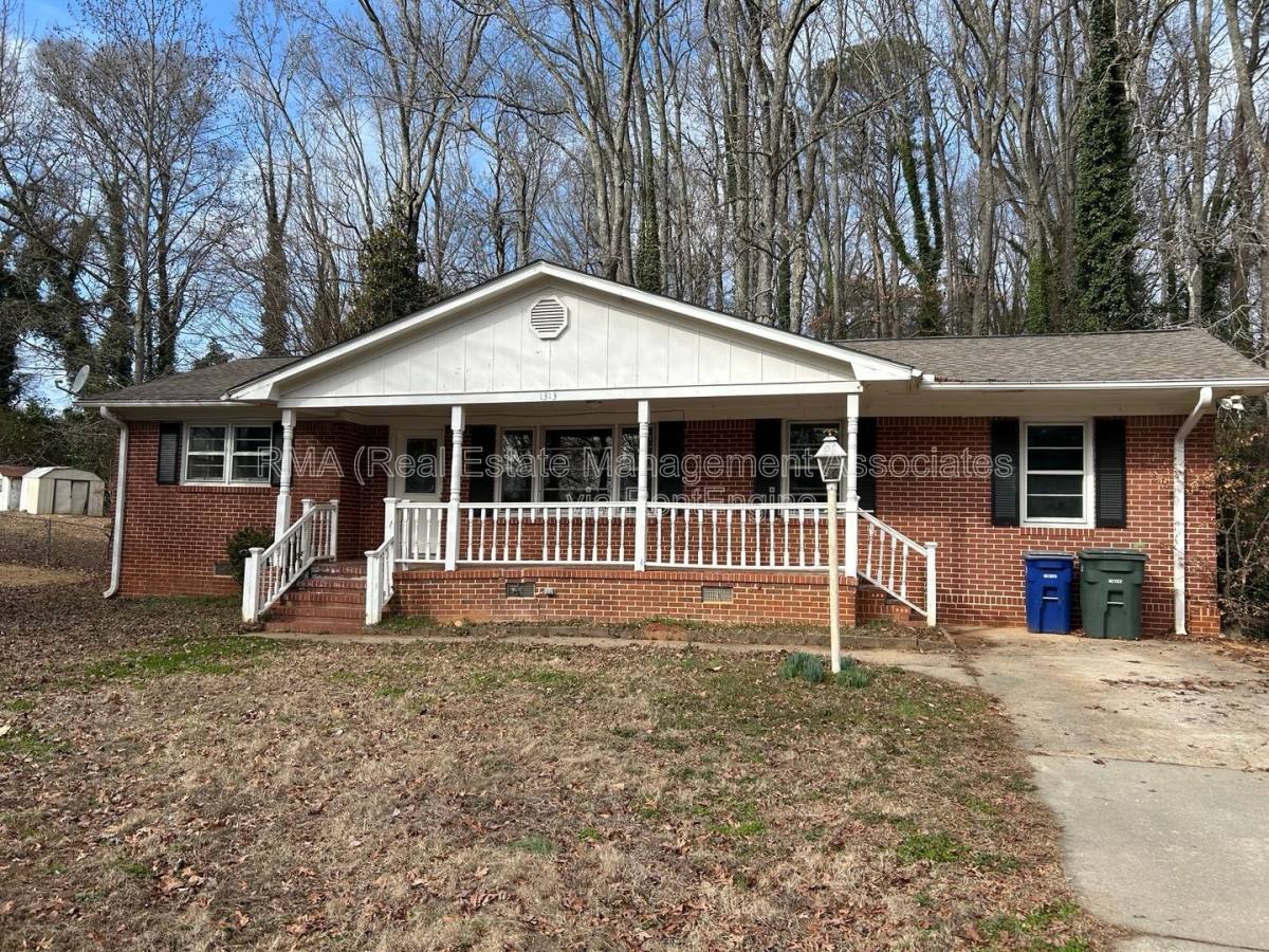 House for rent at 1313 Oakdale Dr, Griffin, GA 30224