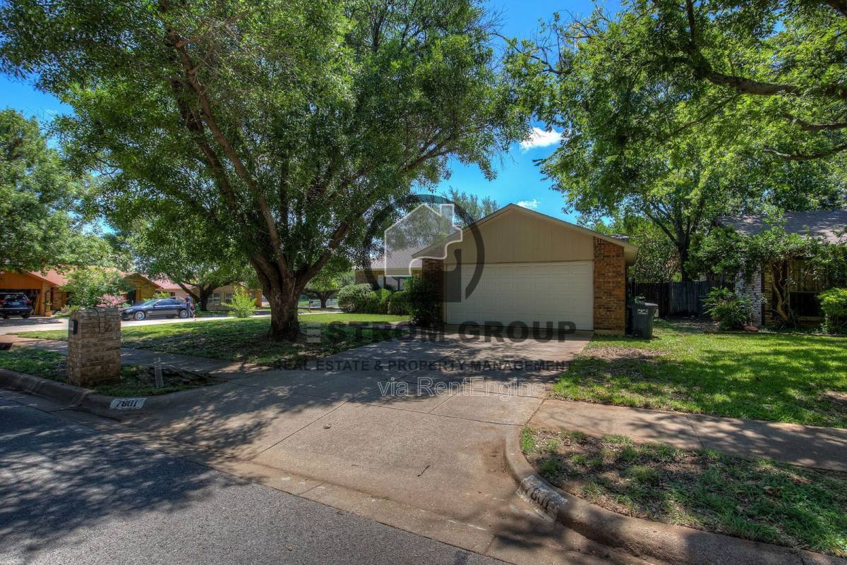 House for rent at 7801 Summerglen Rd, Fort Worth, TX 76133