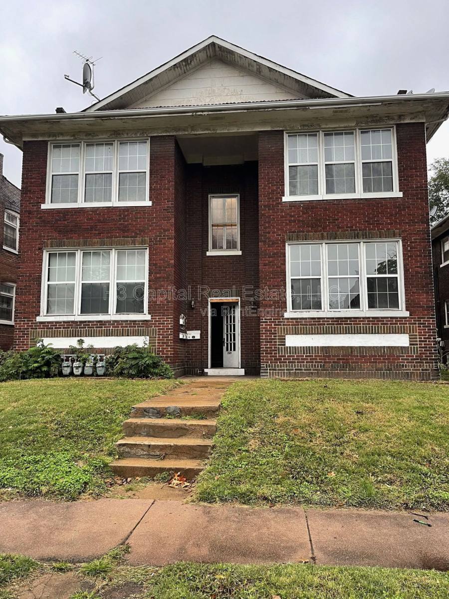 Apartment for rent at 2449 Cleveland Blvd #D, Granite City, IL 62040
