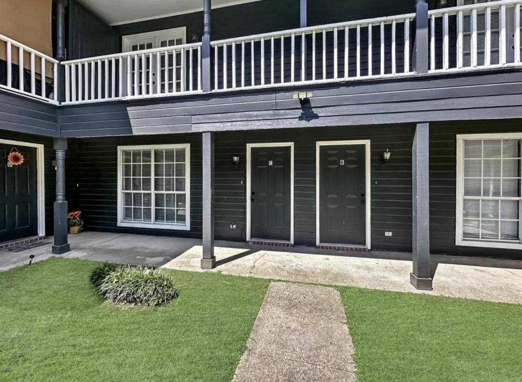 Apartment for rent at 16074 Manchester Ave #B, Baton Rouge, LA 70816