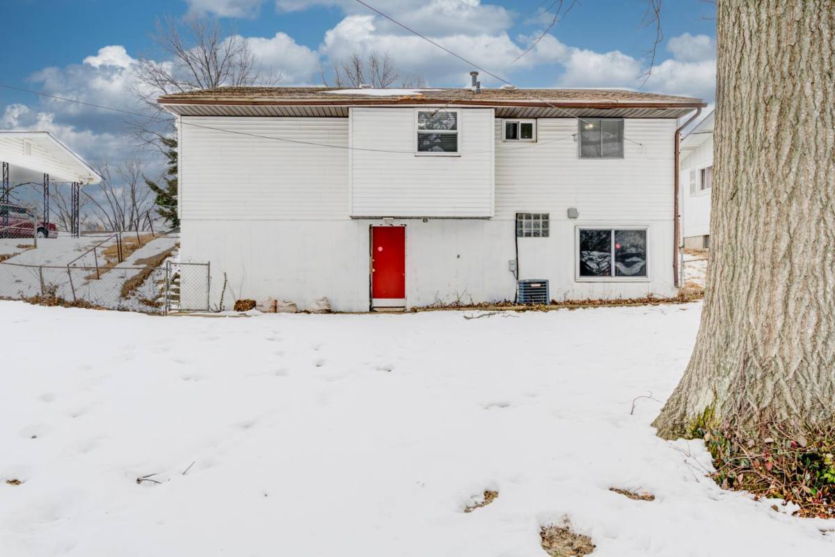 House for rent at 10219 Hobkirk Dr, Saint Louis, MO 63137