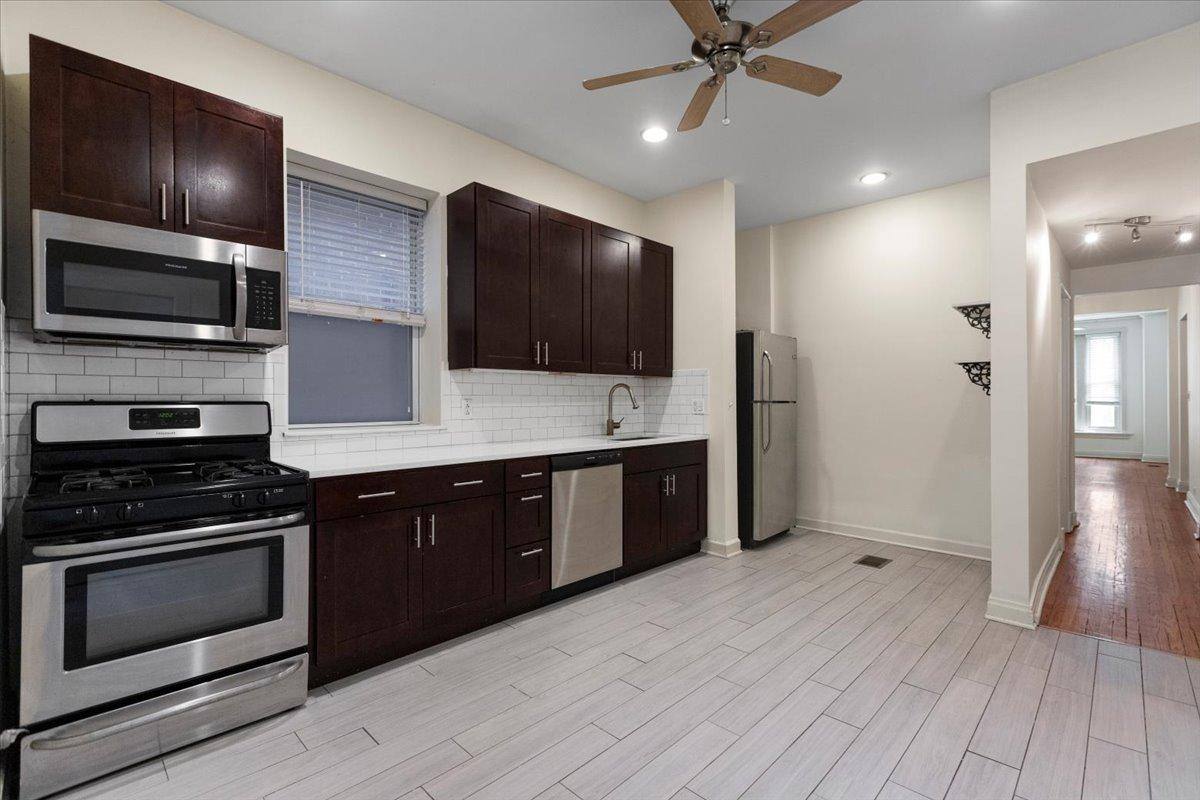 Apartment for rent at 3046 N Kenmore Ave #1, Chicago, IL 60657