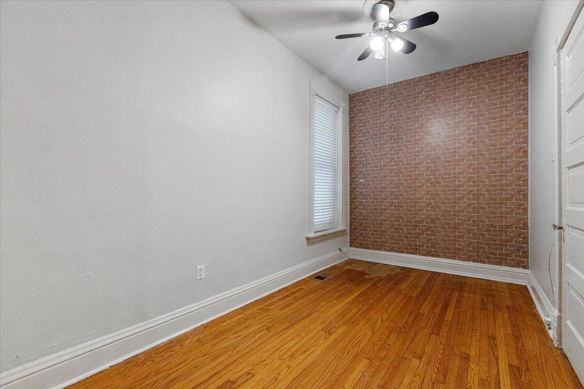 Apartment for rent at 3046 N Kenmore Ave #1, Chicago, IL 60657