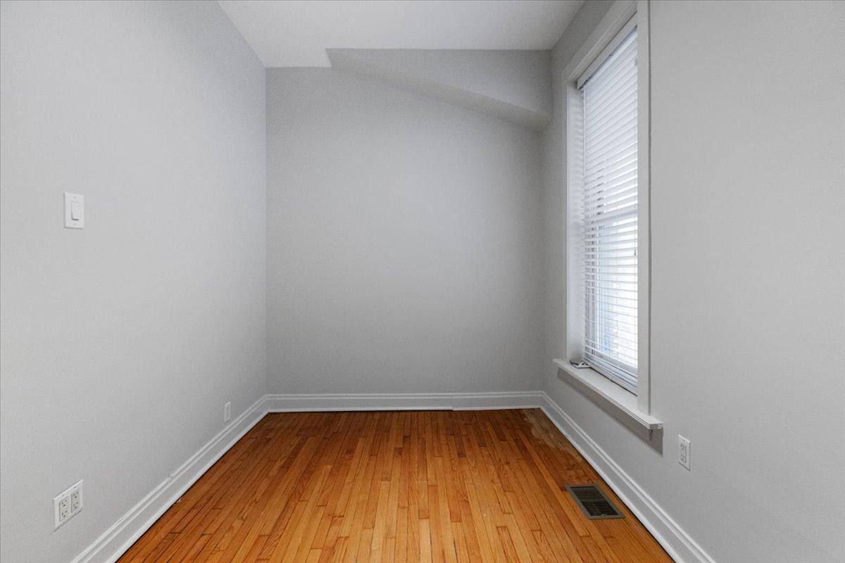 Apartment for rent at 3046 N Kenmore Ave #1, Chicago, IL 60657