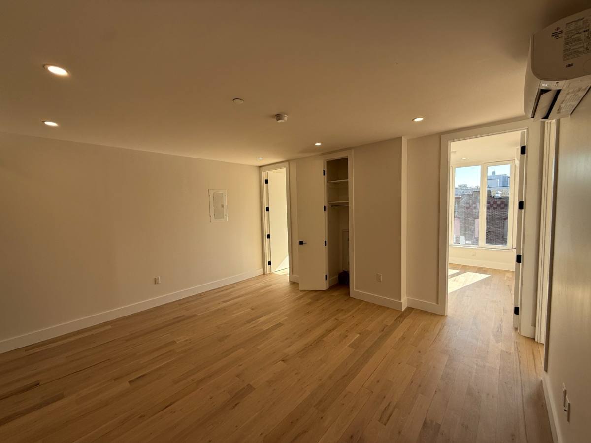 Apartment for rent at 96 Moore St #2A, Brooklyn, NY 11206