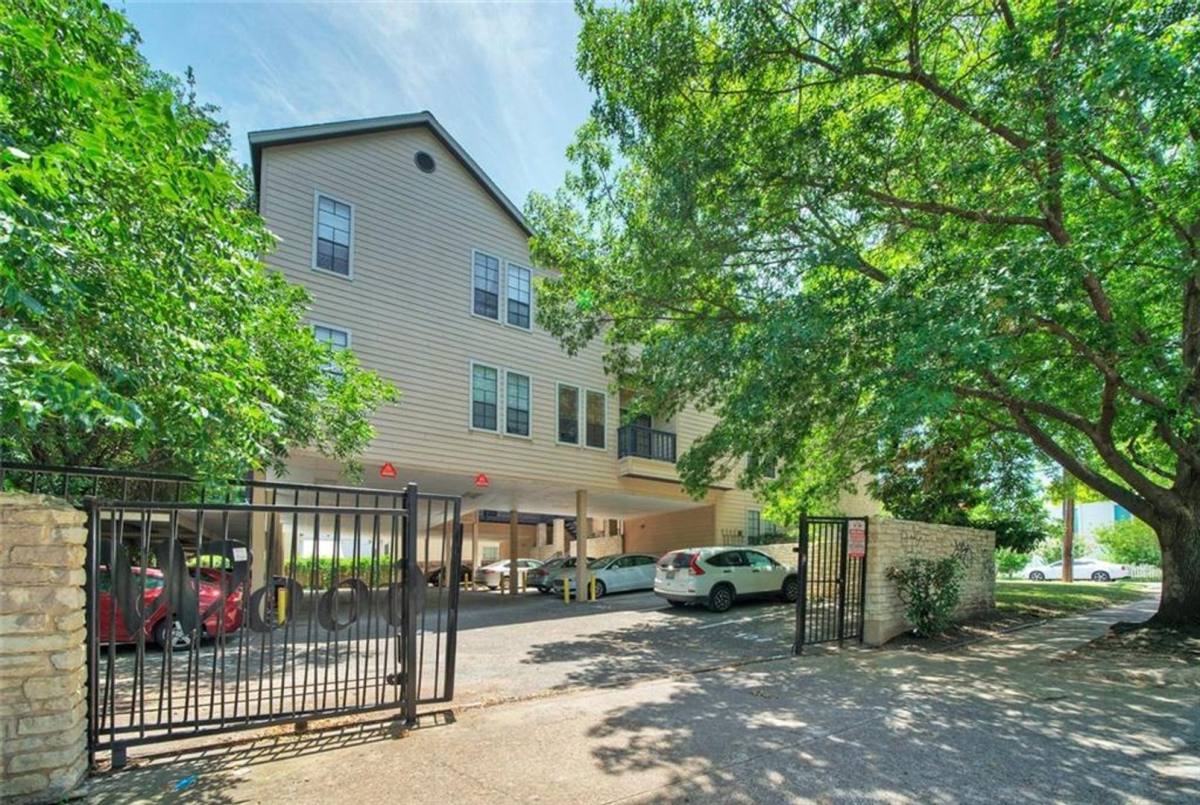Apartment for rent at 711 W 21st St, Austin, TX 78705