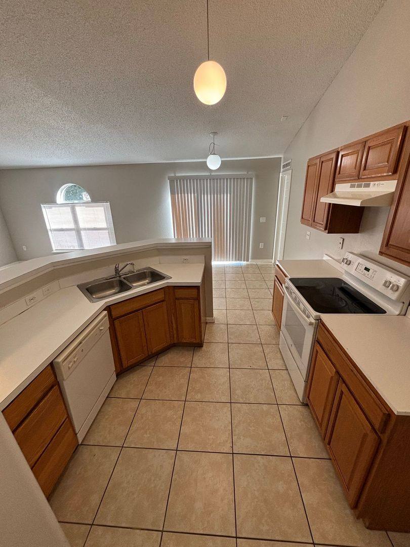 House for rent at 1613 Sail Dr, Kissimmee, FL 34759